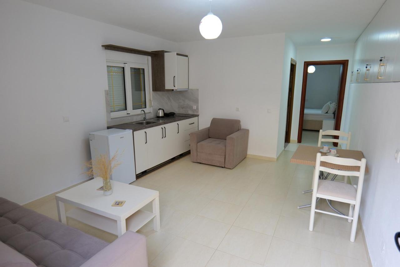 Pink Holiday Sarande Exterior photo