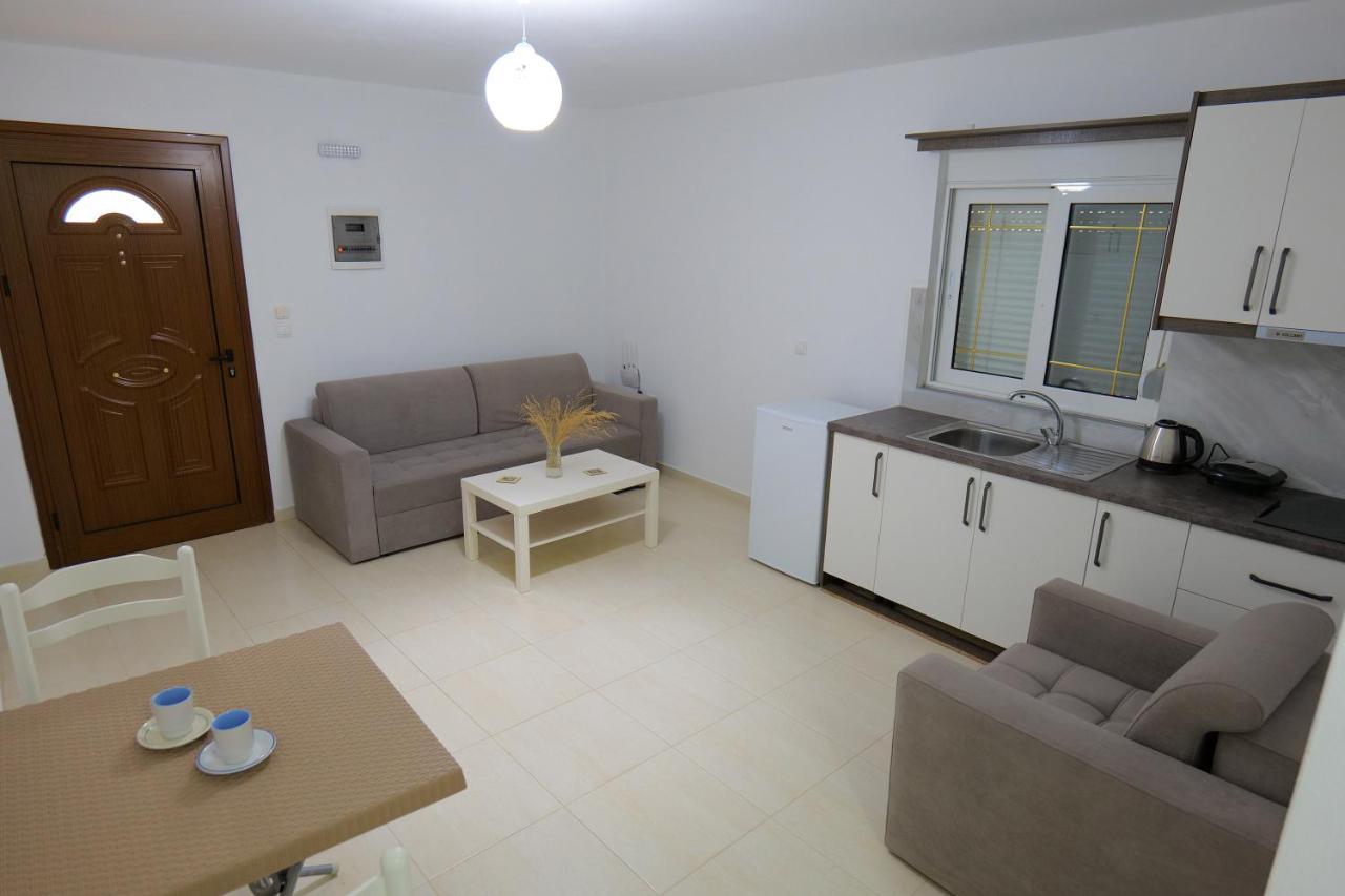 Pink Holiday Sarande Exterior photo