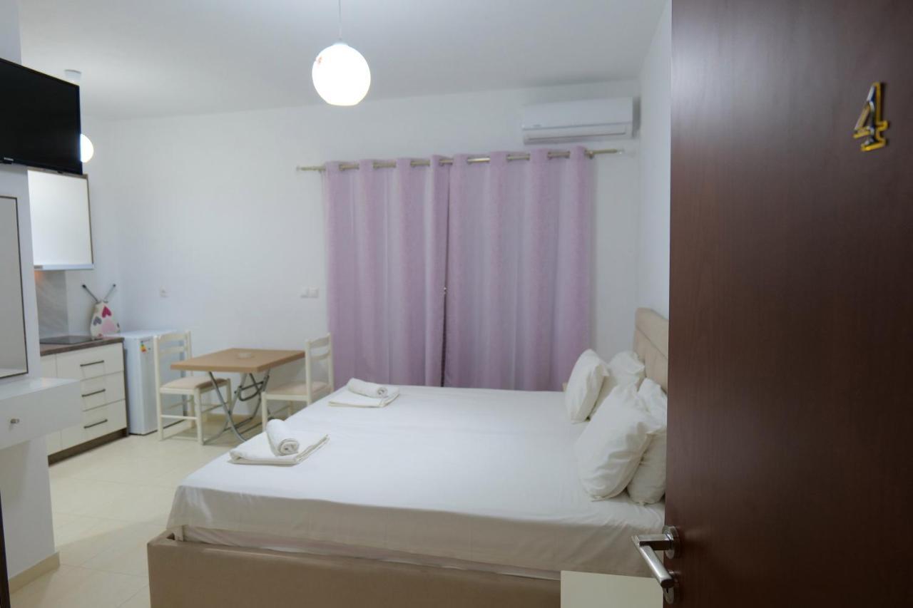 Pink Holiday Sarande Exterior photo