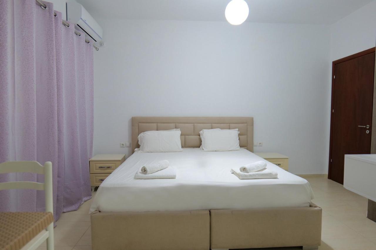 Pink Holiday Sarande Exterior photo