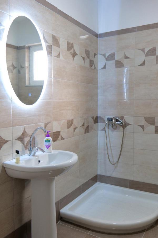 Pink Holiday Sarande Exterior photo