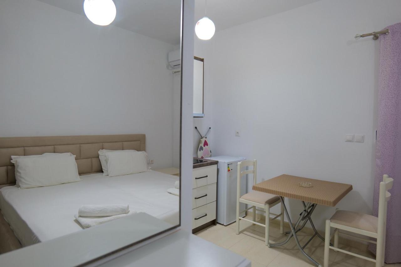 Pink Holiday Sarande Exterior photo