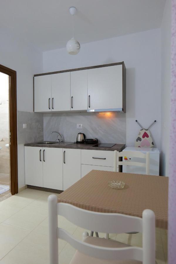 Pink Holiday Sarande Exterior photo